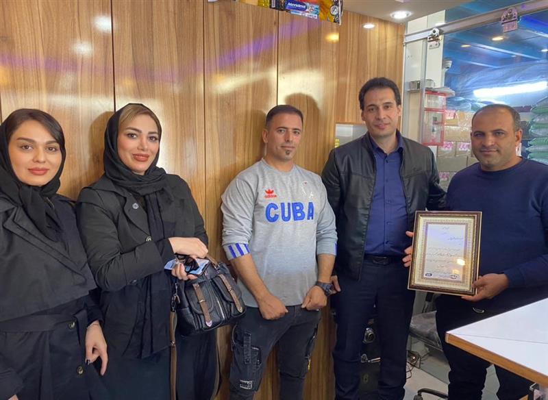 Visiting the representative of Shiraz, Mr. Salbehi